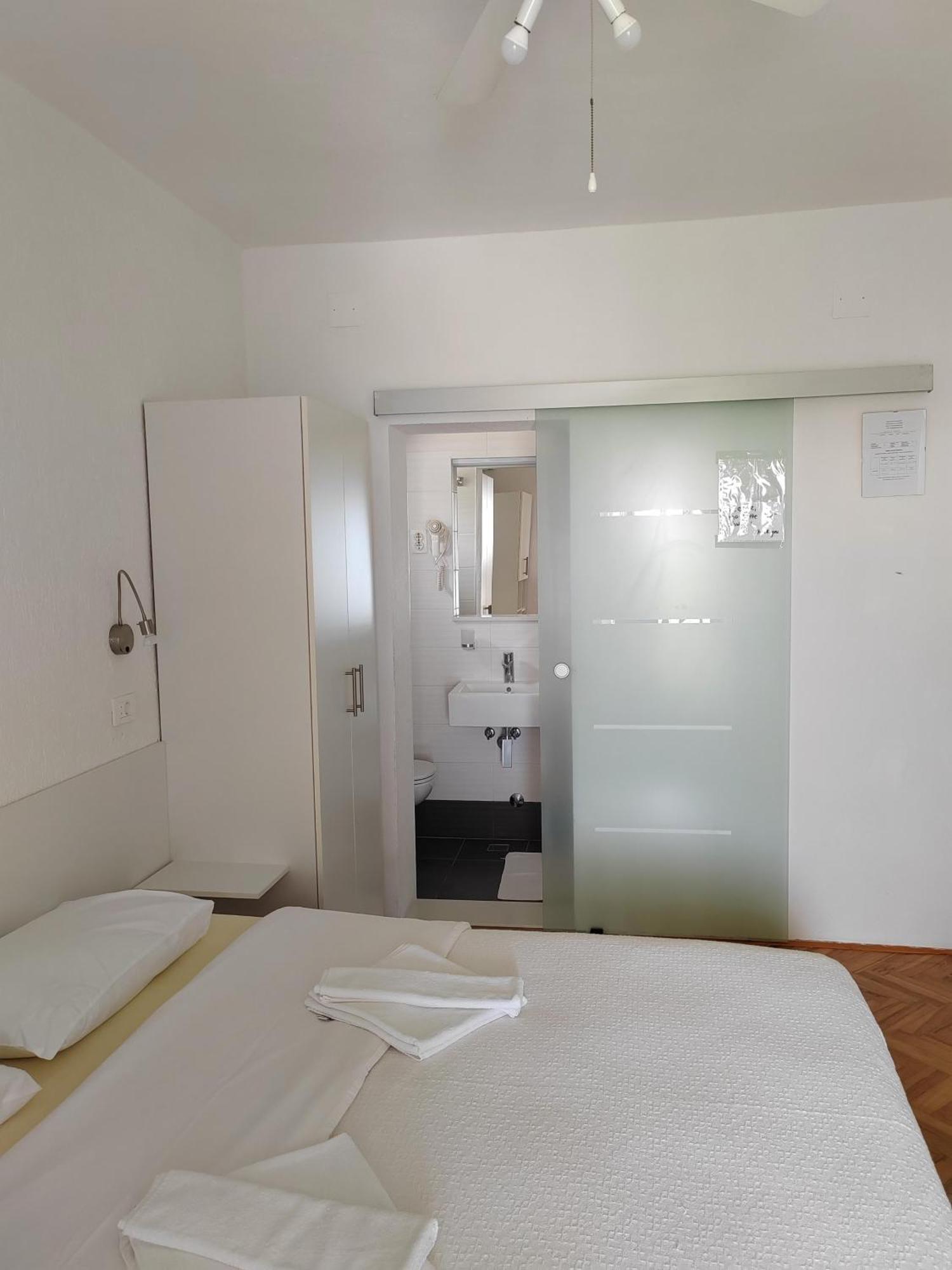 Plaza 2 Hotel Sveti Juraj Buitenkant foto